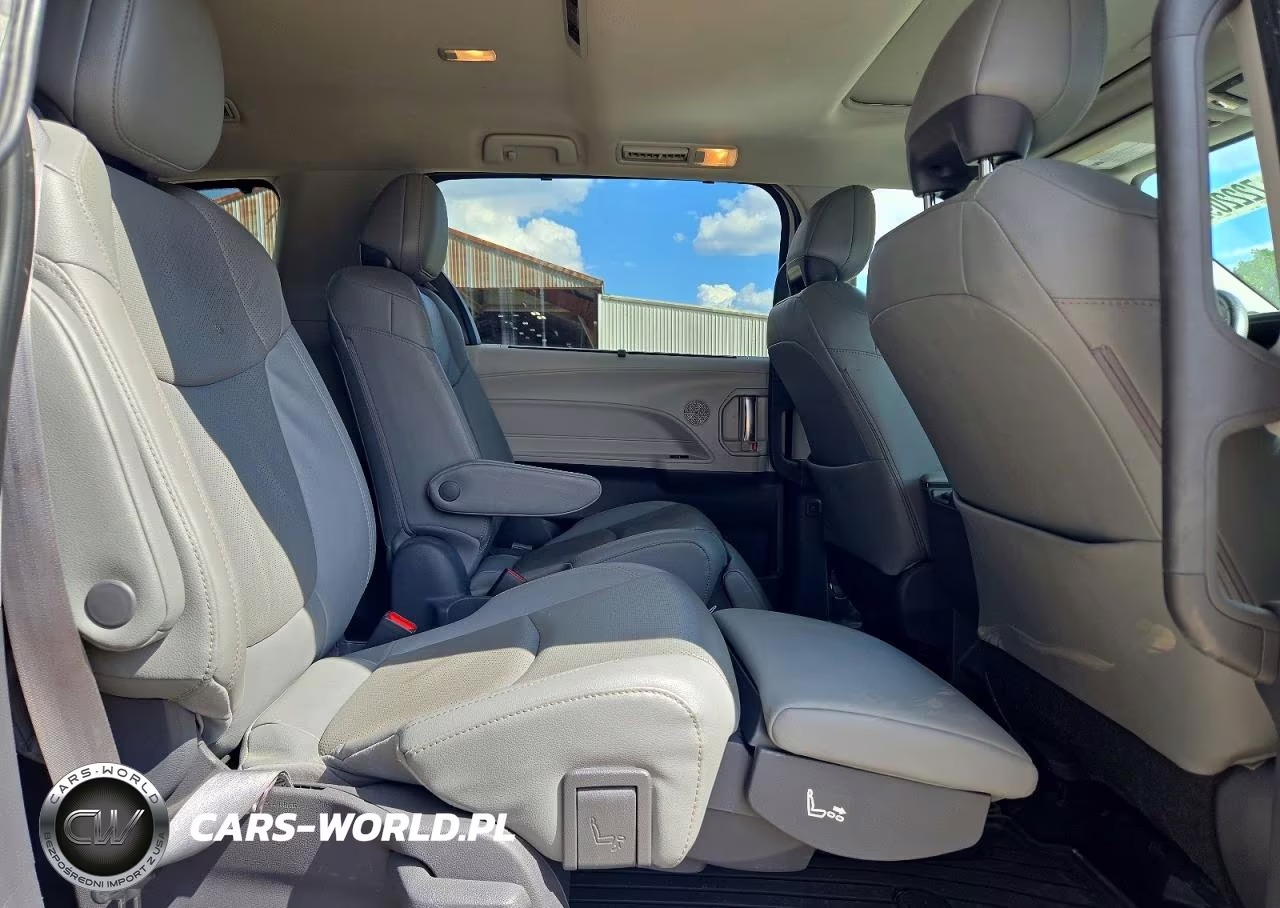 2021 Toyota Sienna Limited 7-Passenger VIN:5TDZRKEC8MS029289 - 11