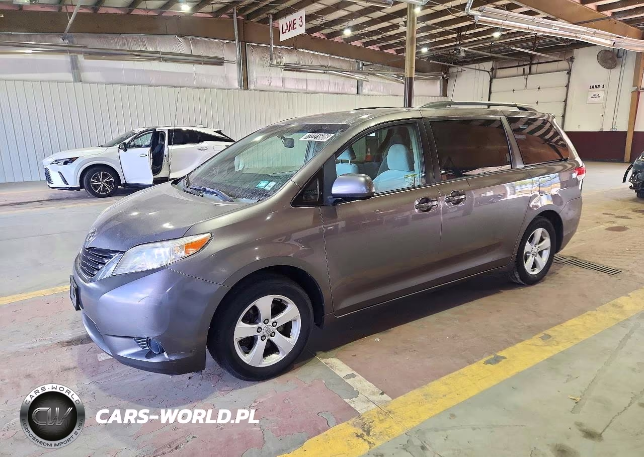 2011 Toyota Sienna Le VIN:5TDKK3DC4BS049257 - 1