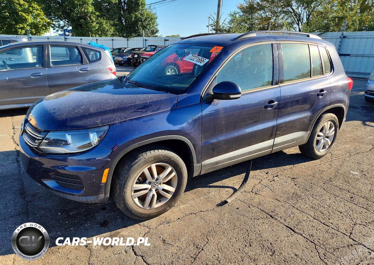 2015 Volkswagen Tiguan S VIN:WVGAV7AX1FW611828 - 1