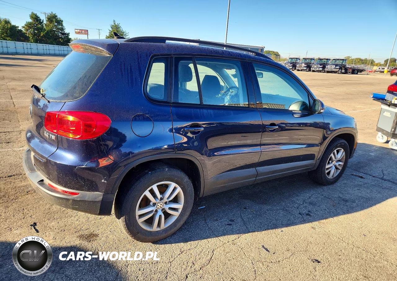 2015 Volkswagen Tiguan S VIN:WVGAV7AX1FW611828 - 3