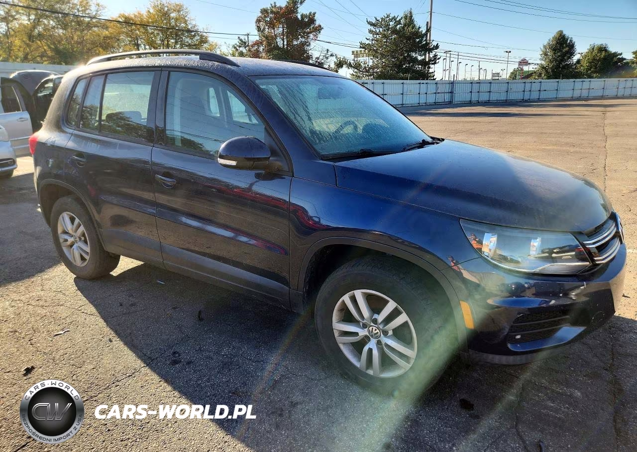 2015 Volkswagen Tiguan S VIN:WVGAV7AX1FW611828 - 4