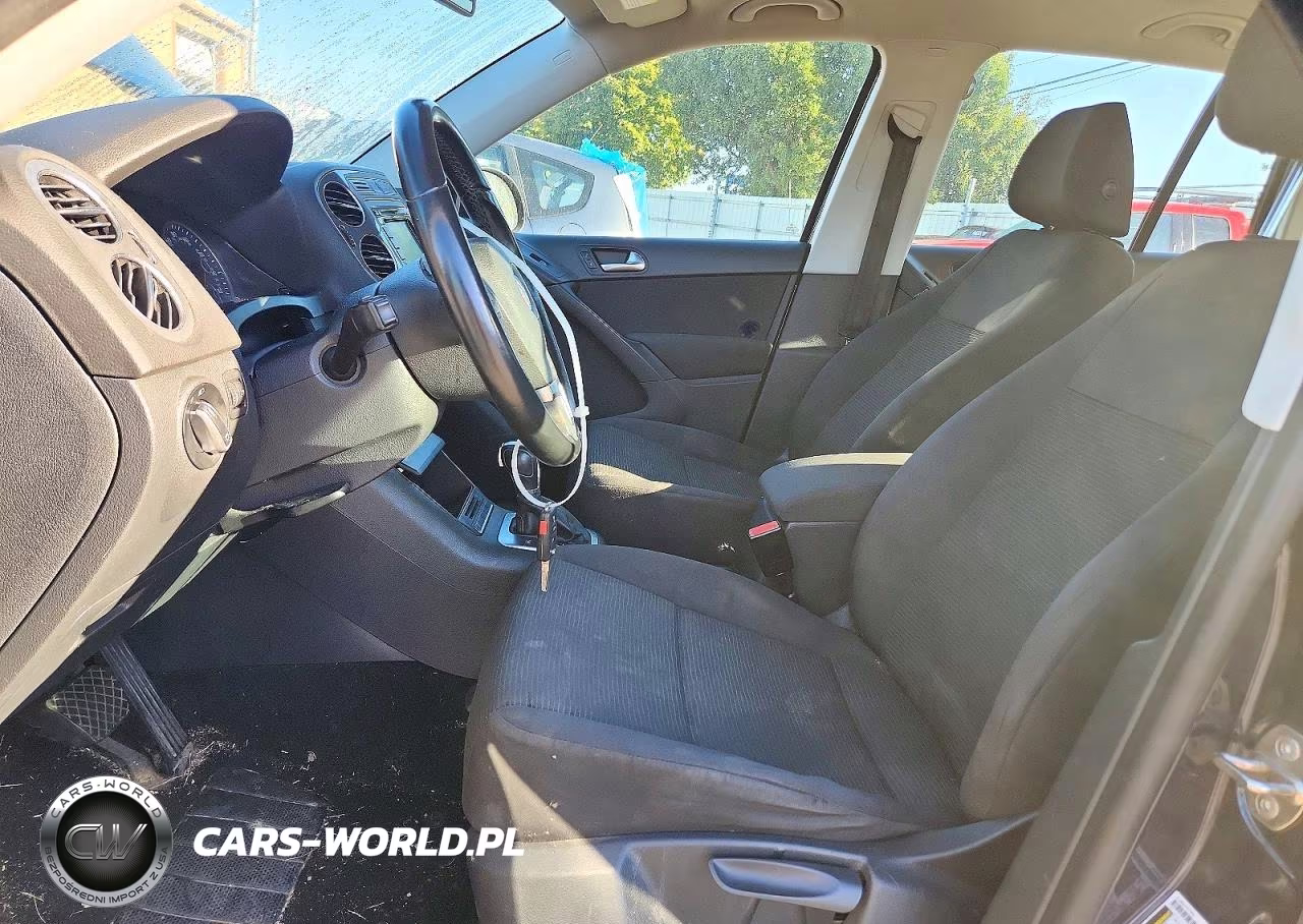 2015 Volkswagen Tiguan S VIN:WVGAV7AX1FW611828 - 7