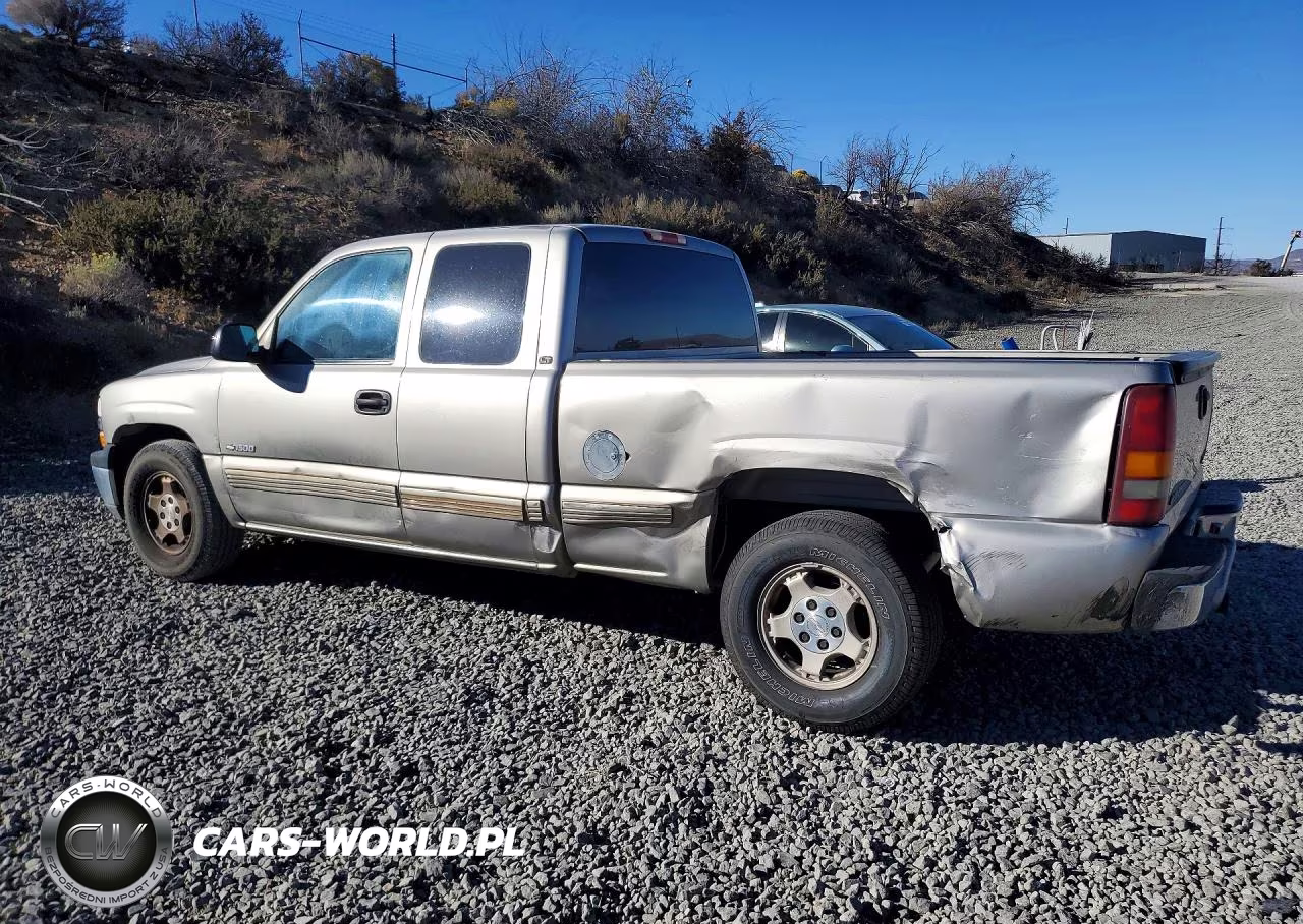 2000 Chevrolet Silverado C1500 VIN:1GCEC19T2YZ238715 - 2