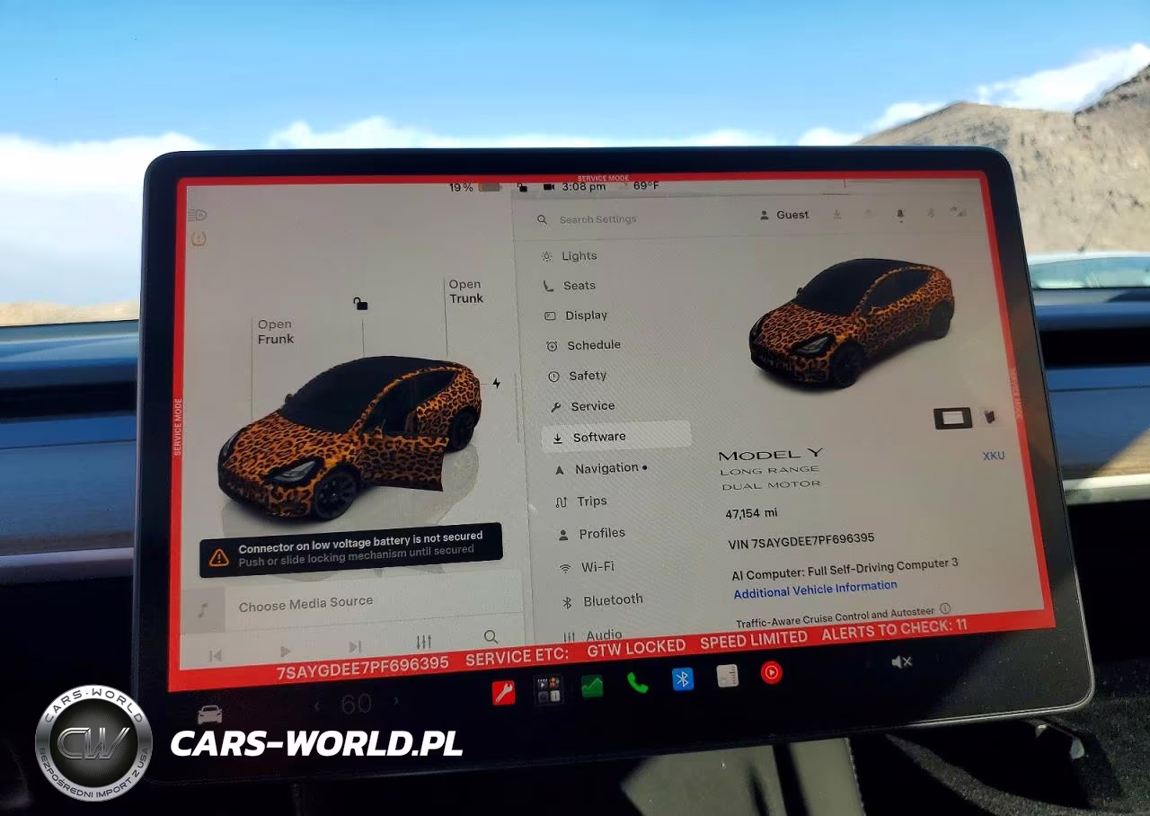 2023 Tesla Model Y VIN:7SAYGDEE7PF696395 - 9