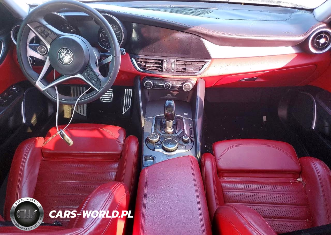 2019 Alfa Romeo Giulia Ti VIN:ZARFAMBN6K7622755 - 8