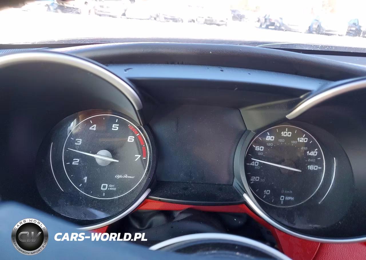 2019 Alfa Romeo Giulia Ti VIN:ZARFAMBN6K7622755 - 9