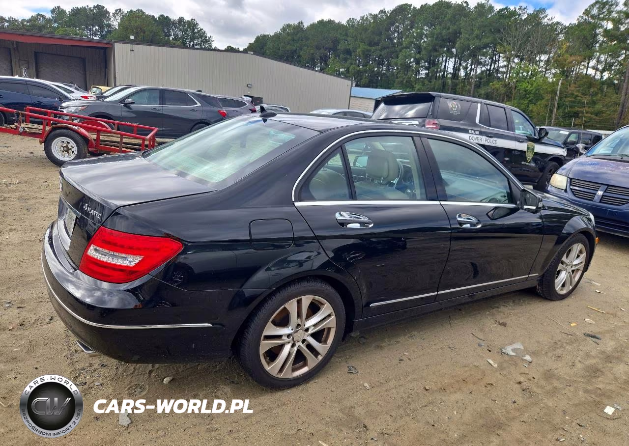 2014 Mercedes-Benz C 300 4Matic VIN:WDDGF8AB2EG175687 - 3