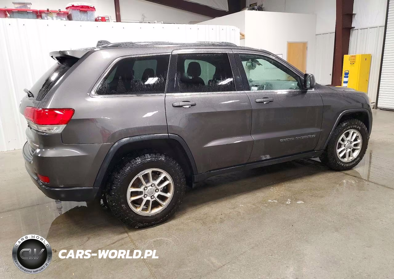 2018 Jeep Grand Cherokee Laredo VIN:1C4RJFAGXJC506454 - 3