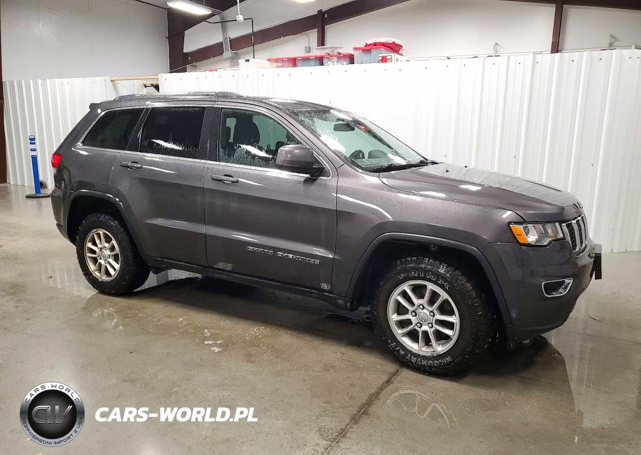 2018 Jeep Grand Cherokee Laredo VIN:1C4RJFAGXJC506454 - 4