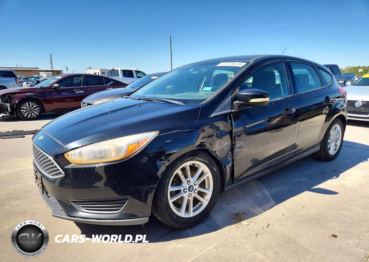 2017 Ford Focus Se VIN:1FADP3K29HL216846 - 1