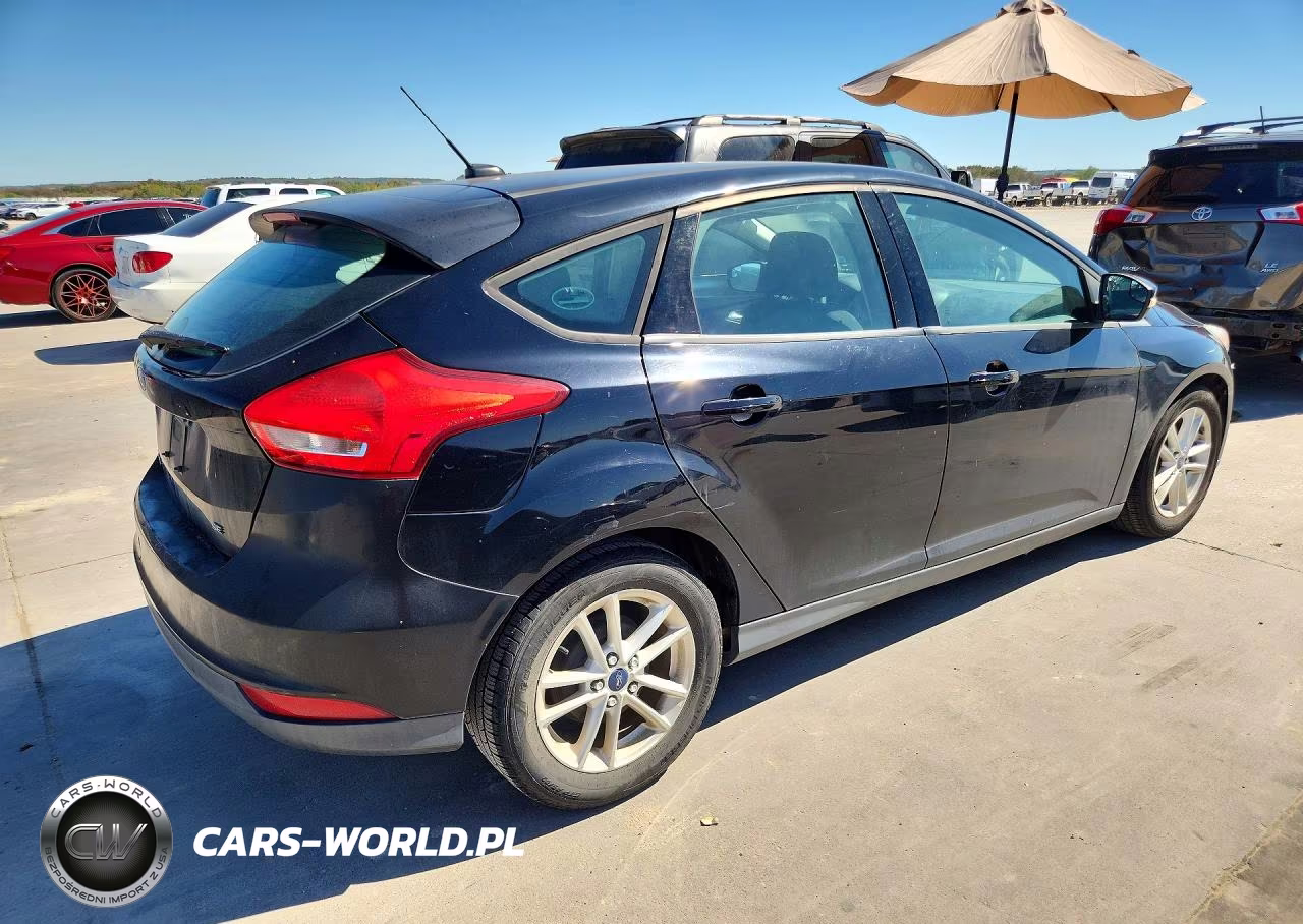 2017 Ford Focus Se VIN:1FADP3K29HL216846 - 3