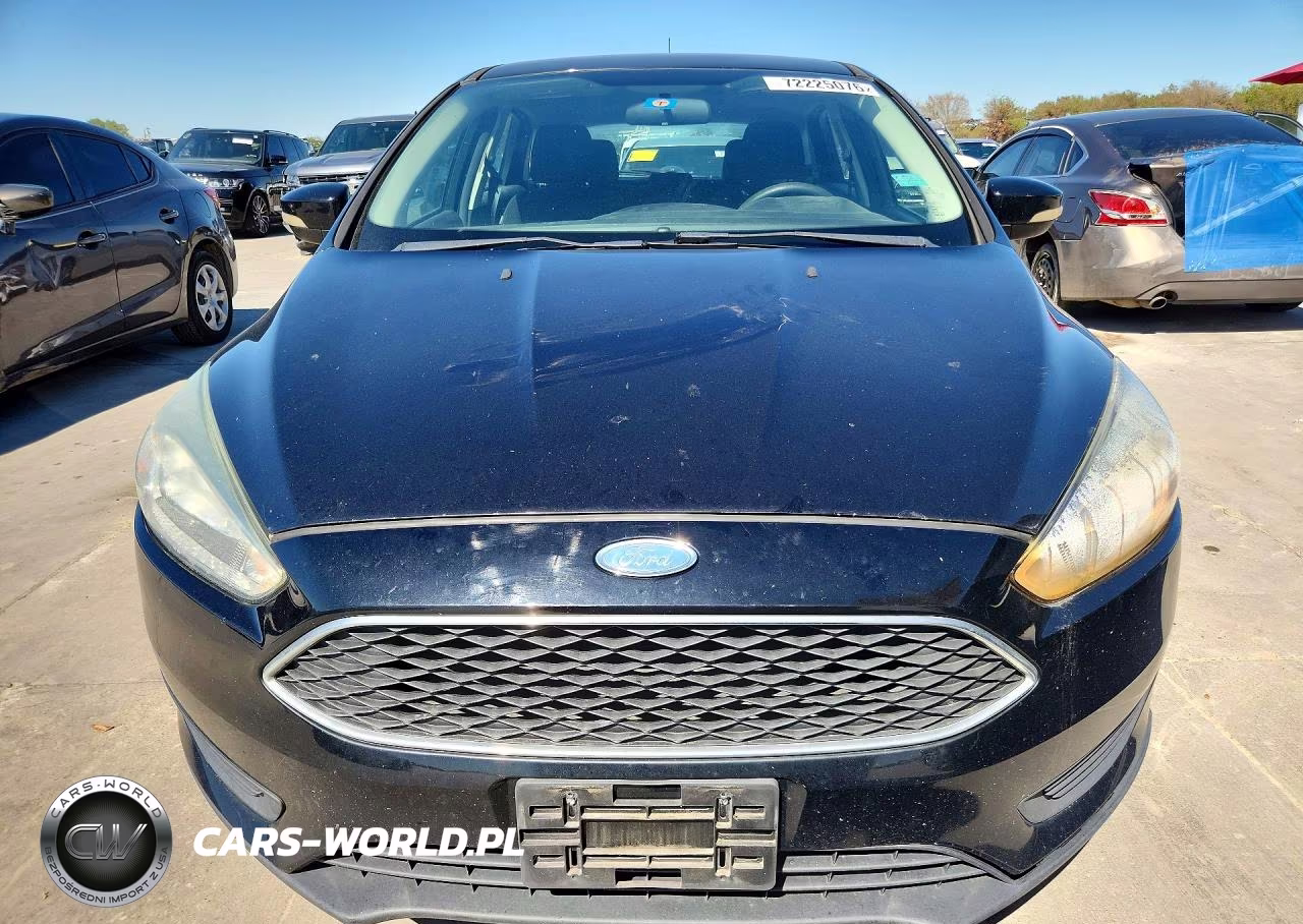 2017 Ford Focus Se VIN:1FADP3K29HL216846 - 5