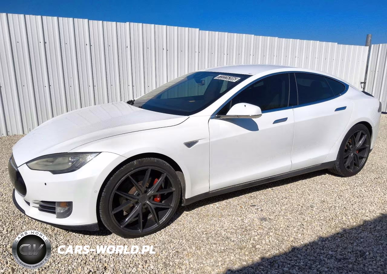 2015 Tesla Model S 85 VIN:5YJSA1H18FFP68876 - 1