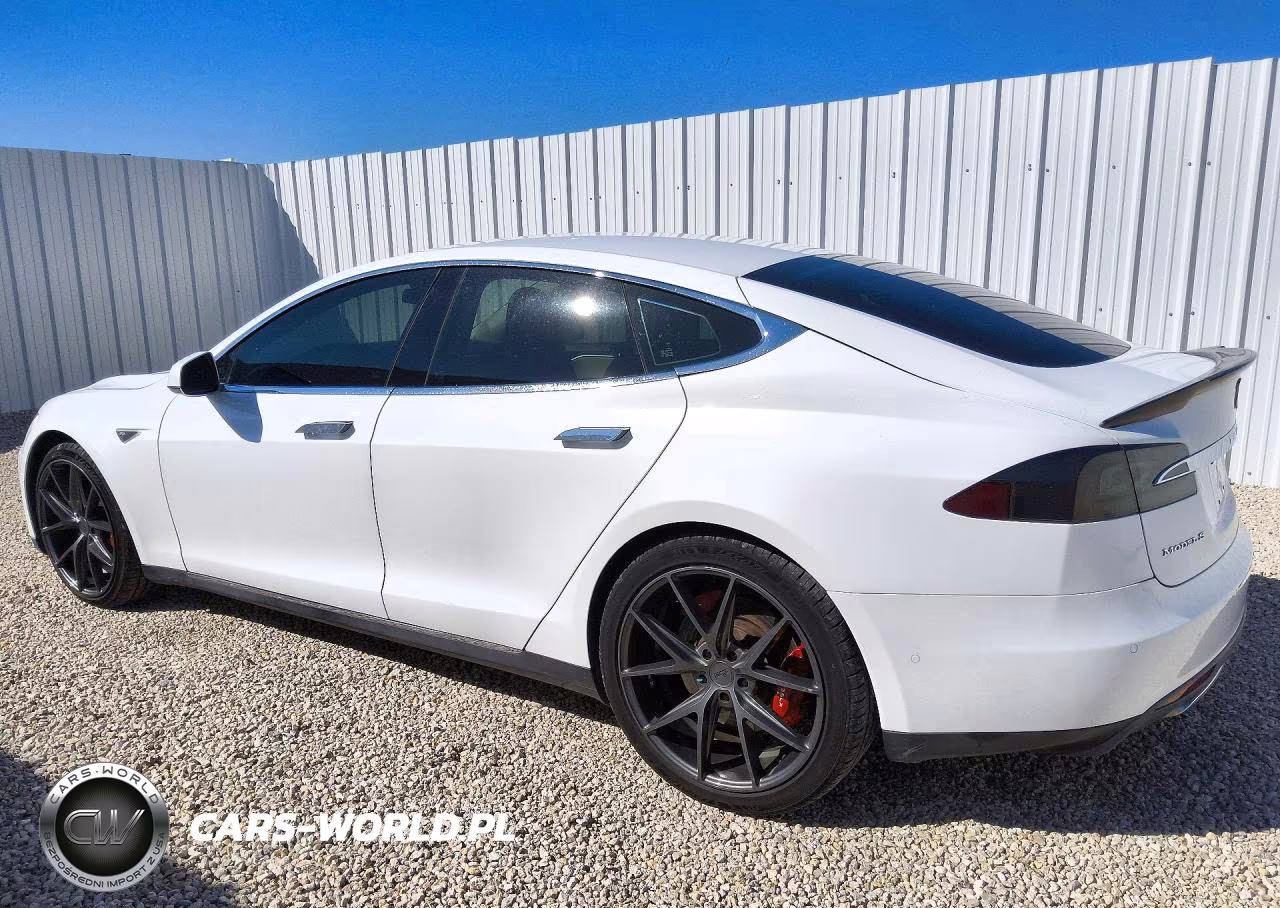 2015 Tesla Model S 85 VIN:5YJSA1H18FFP68876 - 2