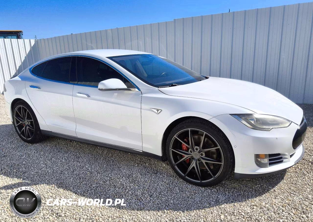 2015 Tesla Model S 85 VIN:5YJSA1H18FFP68876 - 4