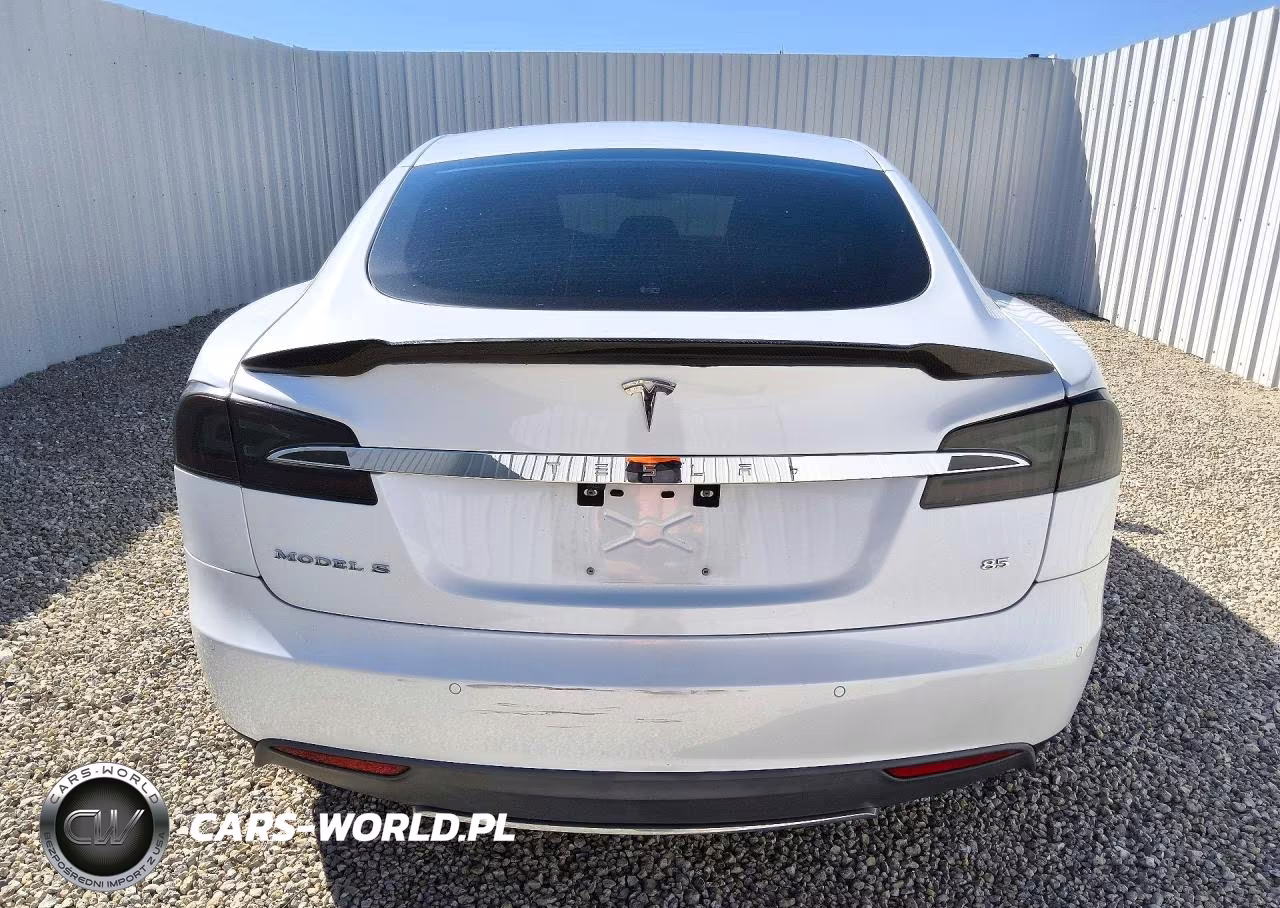 2015 Tesla Model S 85 VIN:5YJSA1H18FFP68876 - 6