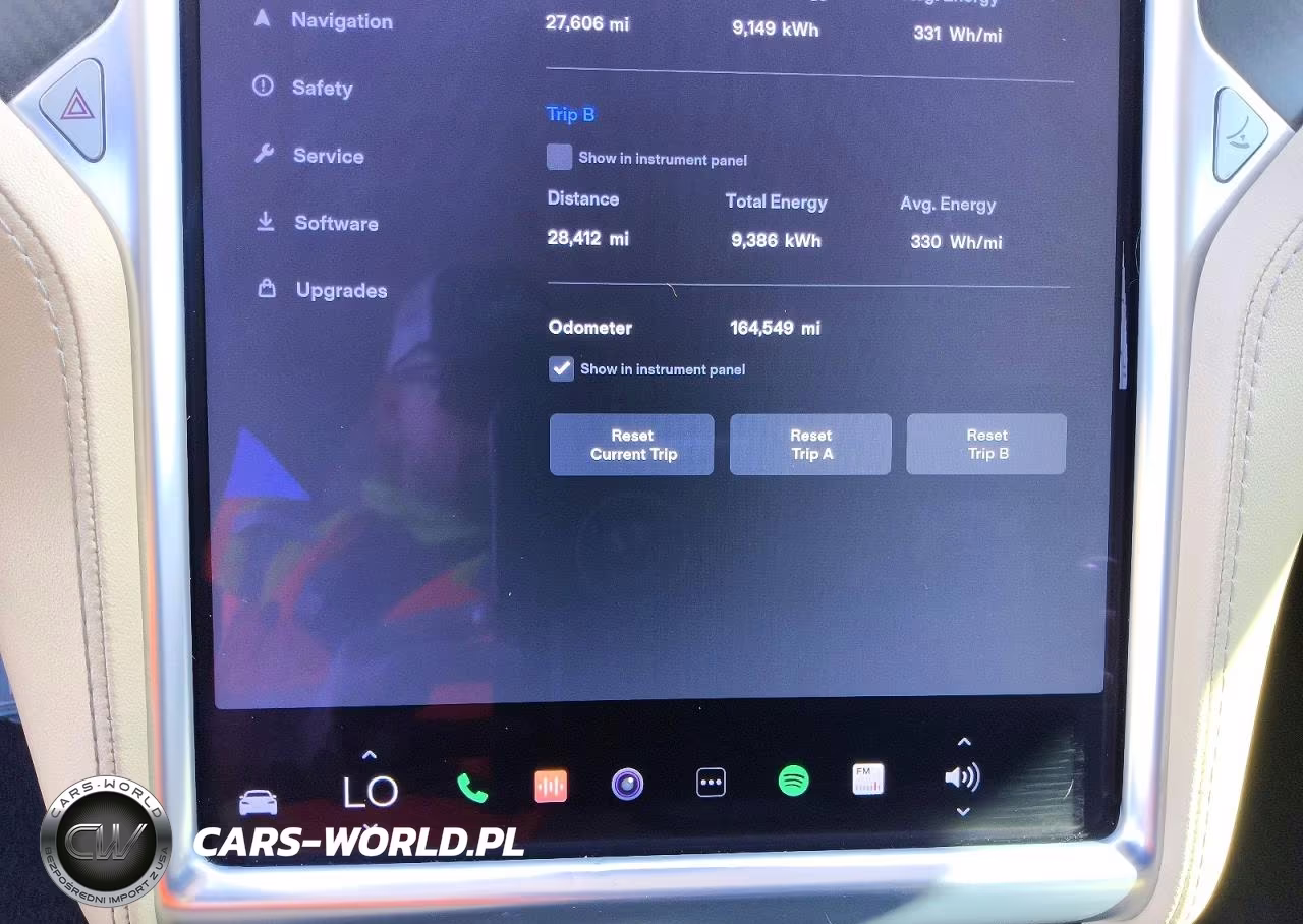 2015 Tesla Model S 85 VIN:5YJSA1H18FFP68876 - 9