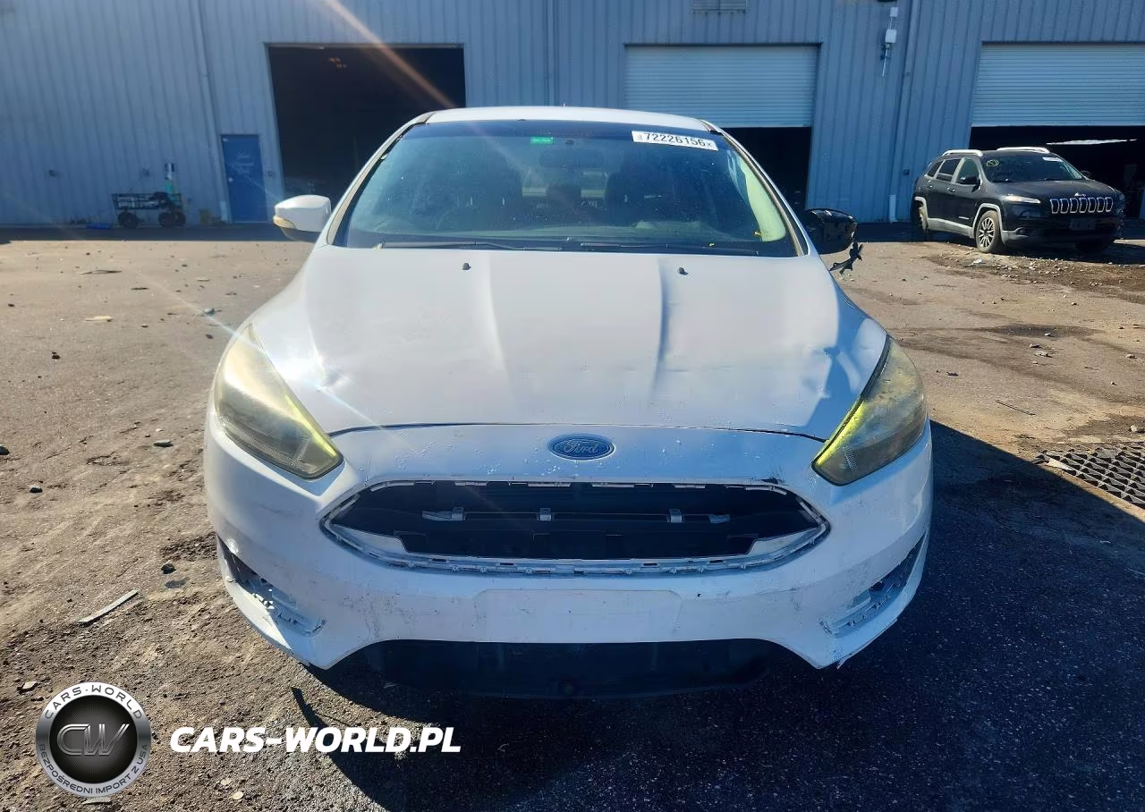 2016 Ford Focus Se VIN:1FADP3FE8GL385713 - 5