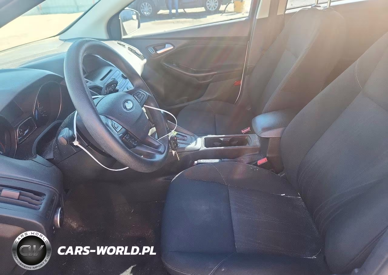 2016 Ford Focus Se VIN:1FADP3FE8GL385713 - 7