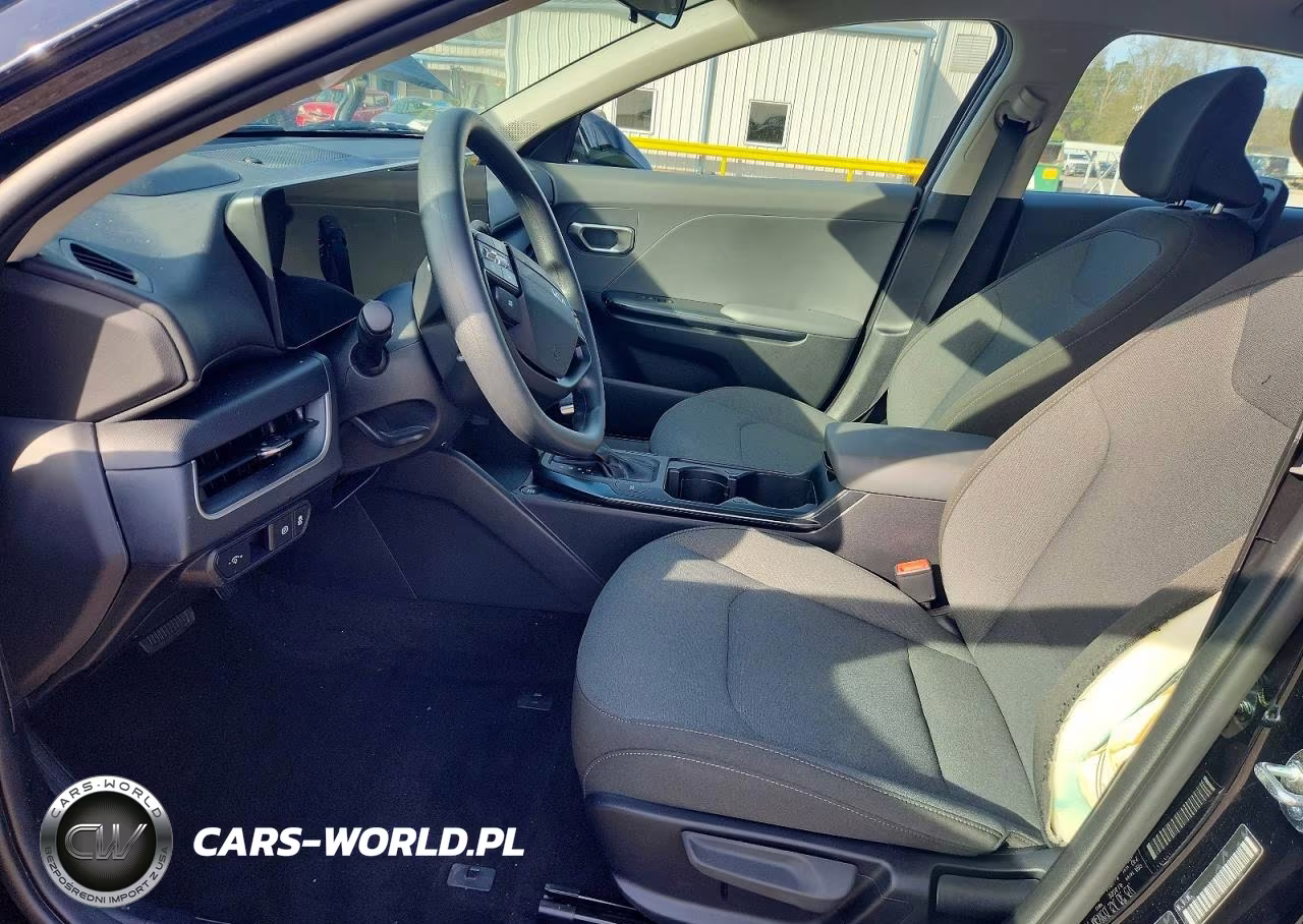 2025 Kia K4 Lxs VIN:3KPFT4DE6SE199063 - 7