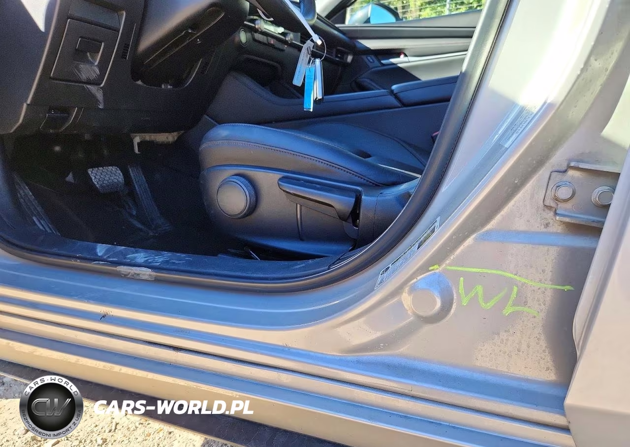 2026 Mazda 3 Select Sport VIN:JM1BPAKL6T1861098 - 13