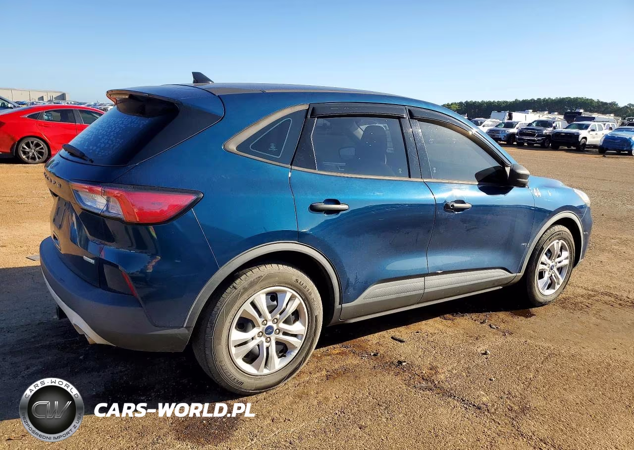 2020 Ford Escape S VIN:1FMCU0F6XLUA54556 - 3