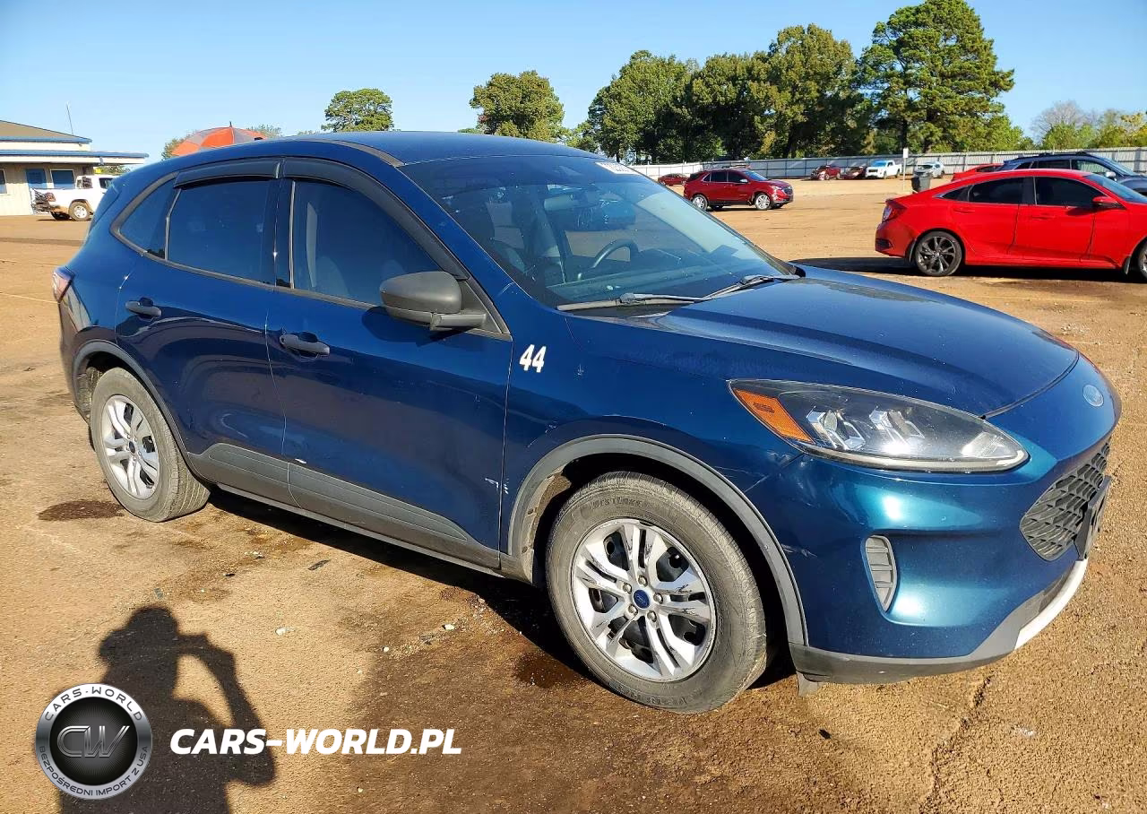 2020 Ford Escape S VIN:1FMCU0F6XLUA54556 - 4