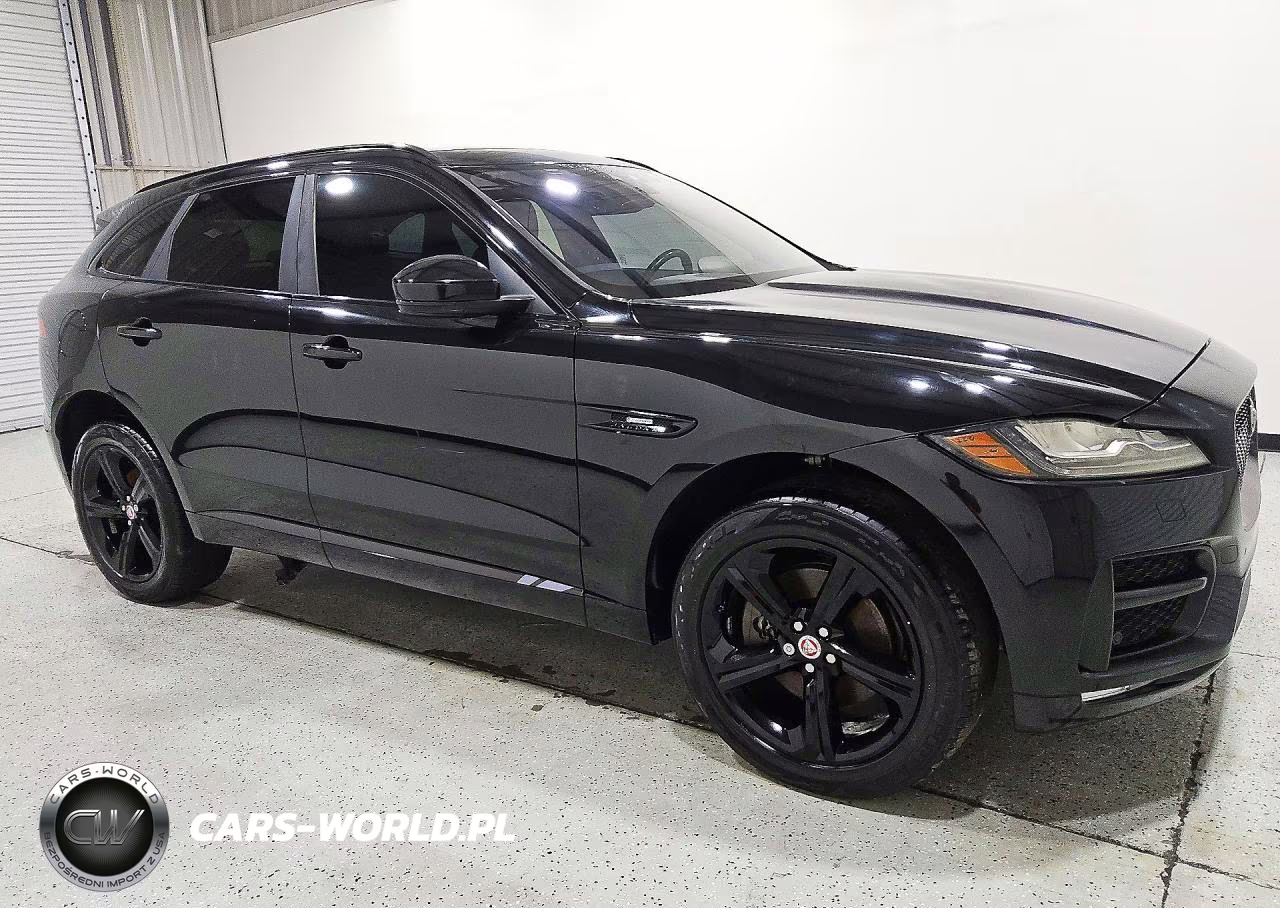 2018 Jaguar F-Pace R - Sport VIN:SADCL2GX6JA329434 - 4