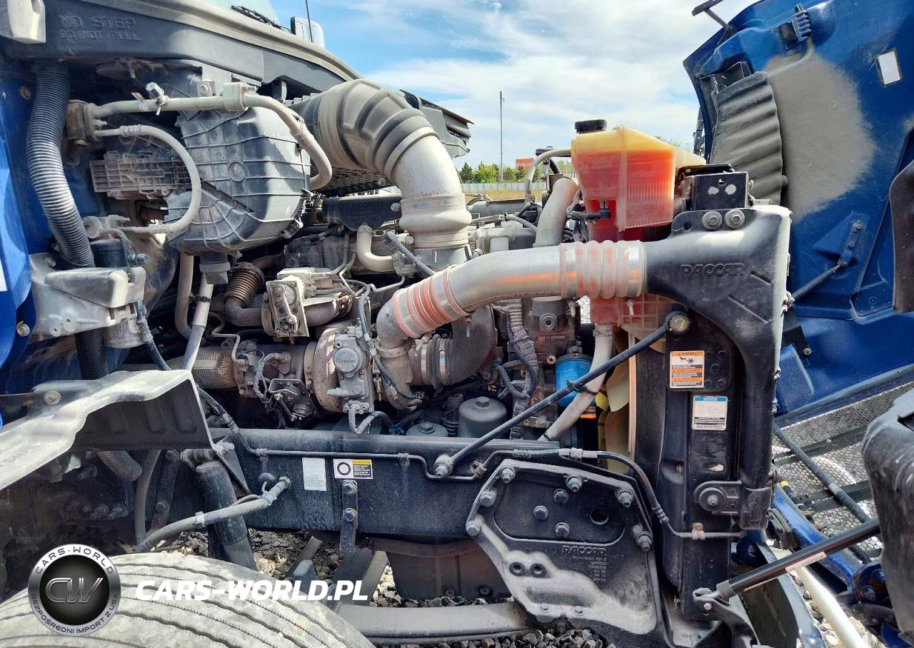 2017 Peterbilt 579 Semi Truck VIN:1XPBDP9X3HD358864 - 10