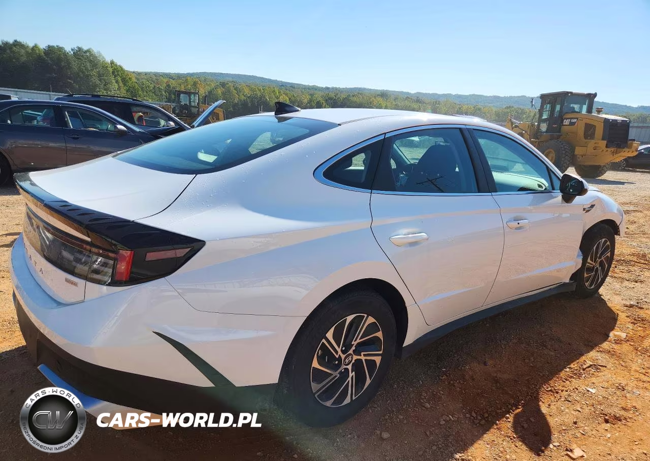 2026 Hyundai Sonata Hybrid Blue VIN:KMHL24JJ7TA168962 - 3