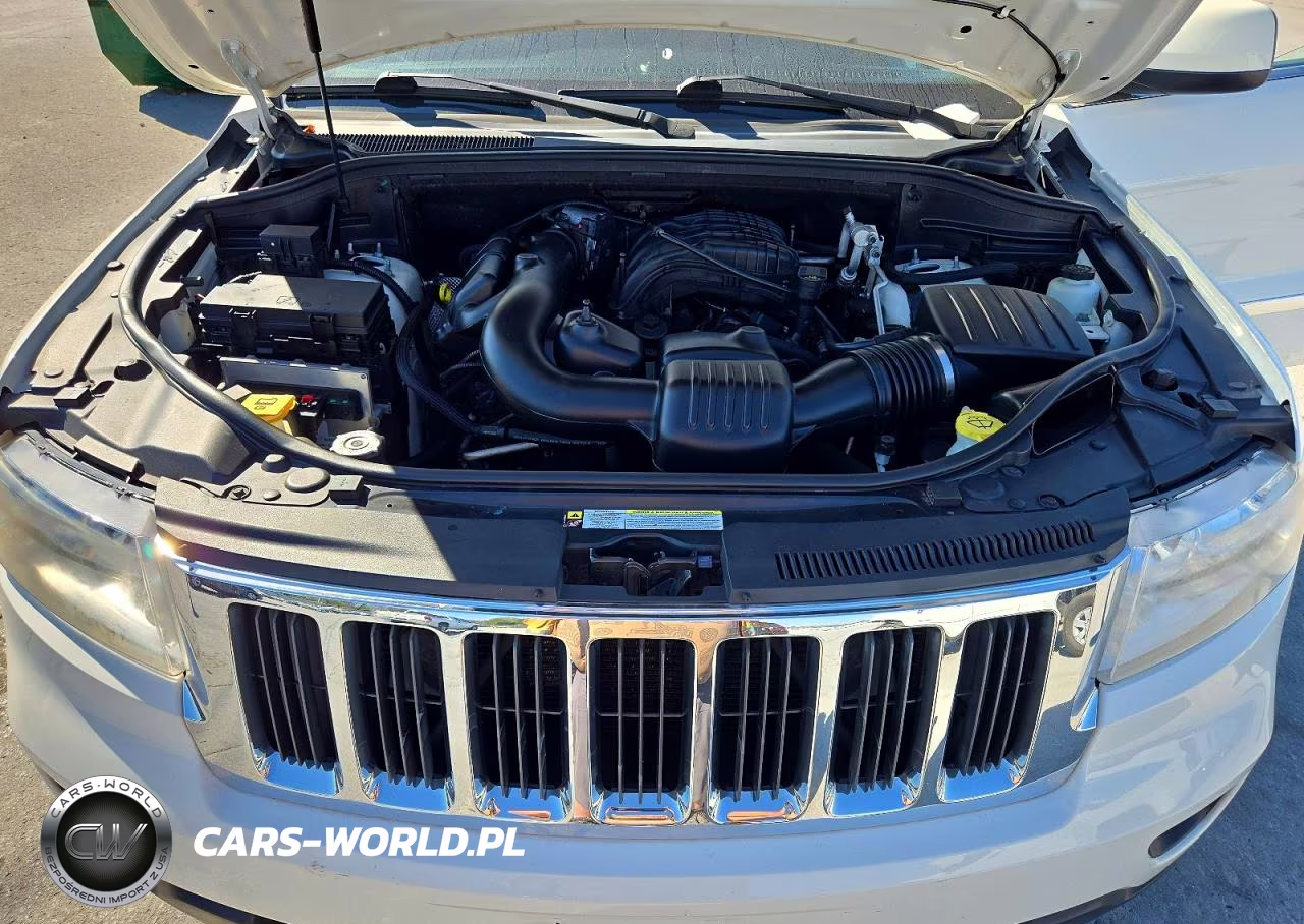 2011 Jeep Grand Cherokee Laredo VIN:1J4RR4GG2BC545989 - 12