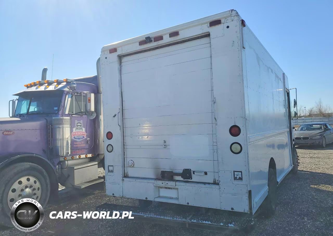 1999 Freightliner Mt45 Chassis Delivery Truck VIN:4UZA4FF40XCA60583 - 3
