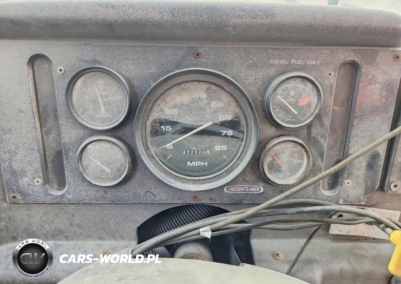 1999 Freightliner Mt45 Chassis Delivery Truck VIN:4UZA4FF40XCA60583 - 9