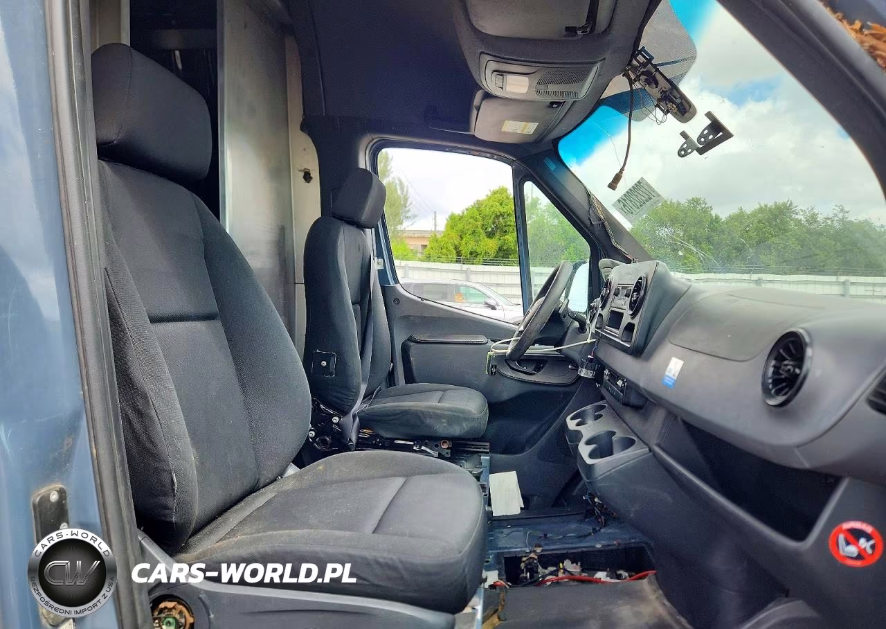 2019 Mercedes-Benz Sprinter 2500-3500 Delivery Van VIN:WD4PF1CDXKP117473 - 7