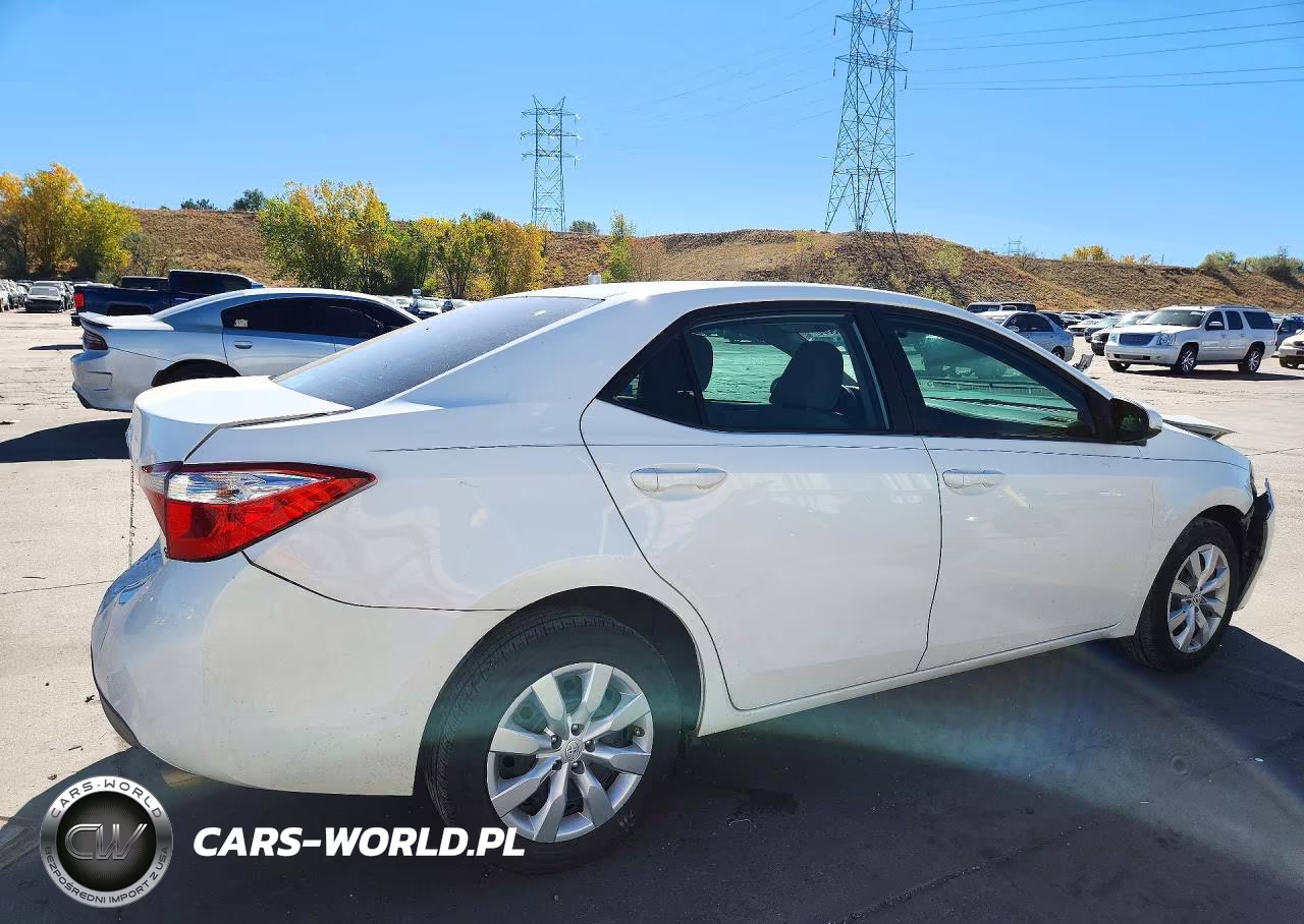2016 Toyota Corolla Le VIN:5YFBURHE7GP370427 - 3
