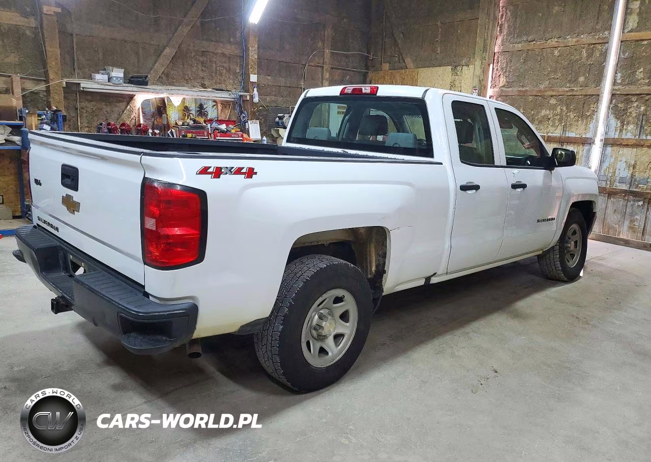 2018 Chevrolet Silverado K1500 VIN:1GCVKNEC4JZ198191 - 3