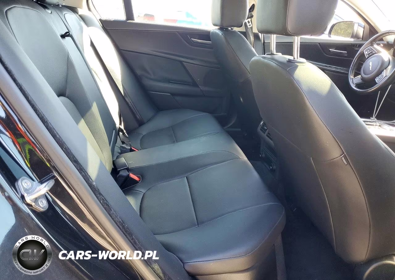 2019 Jaguar Xe Premium VIN:SAJAJ4FX1KCP46733 - 10
