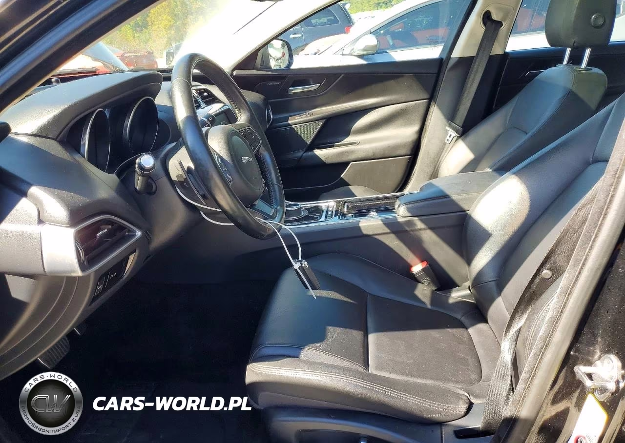2019 Jaguar Xe Premium VIN:SAJAJ4FX1KCP46733 - 7