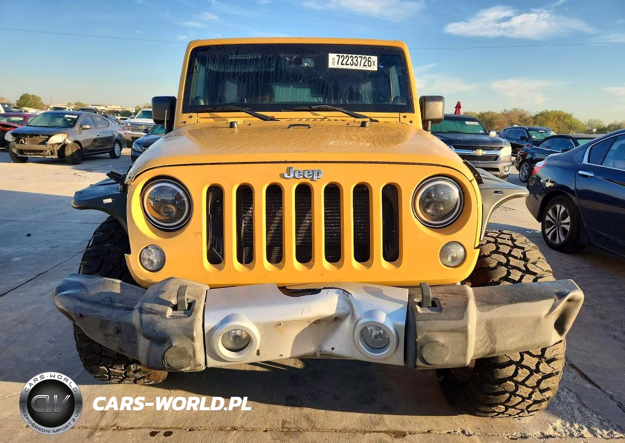 2014 Jeep Wrangler Unlimited Sahara VIN:1C4BJWEG5EL110854 - 5