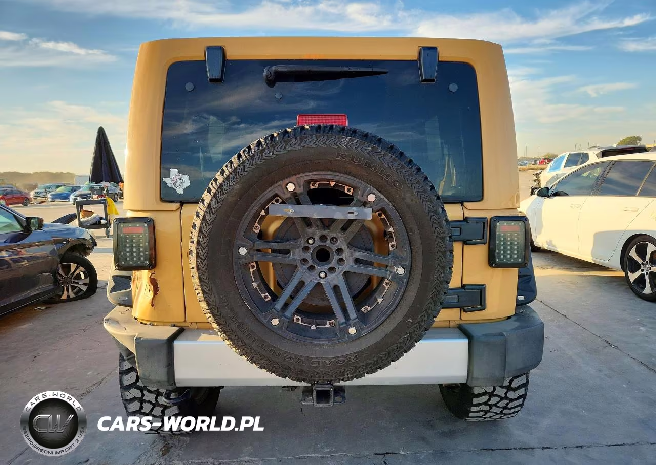 2014 Jeep Wrangler Unlimited Sahara VIN:1C4BJWEG5EL110854 - 6