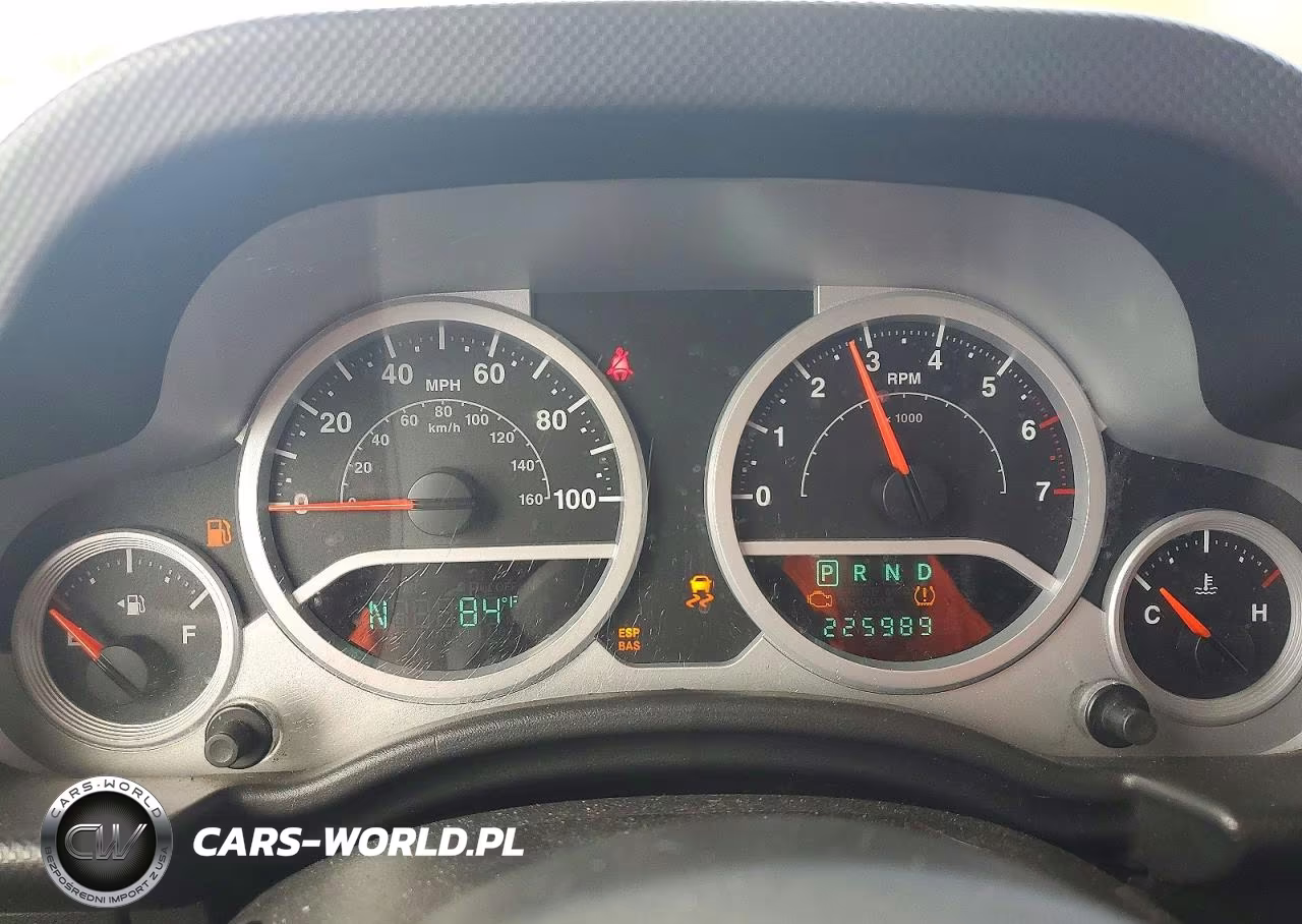 2008 Jeep Wrangler Unlimited Sahara VIN:1J8GA59138L506347 - 9