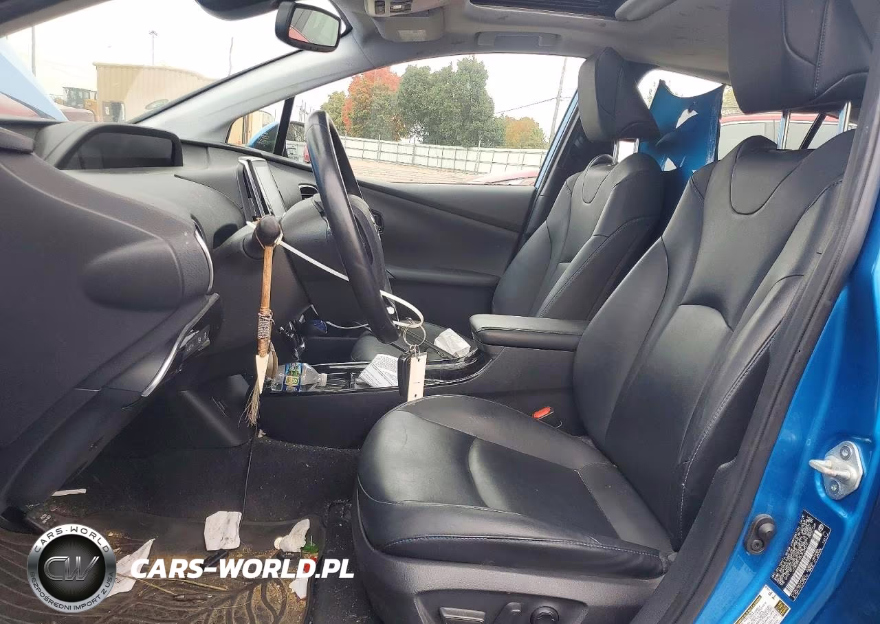2020 Toyota Prius Limited VIN:JTDKARFU8L3124573 - 7