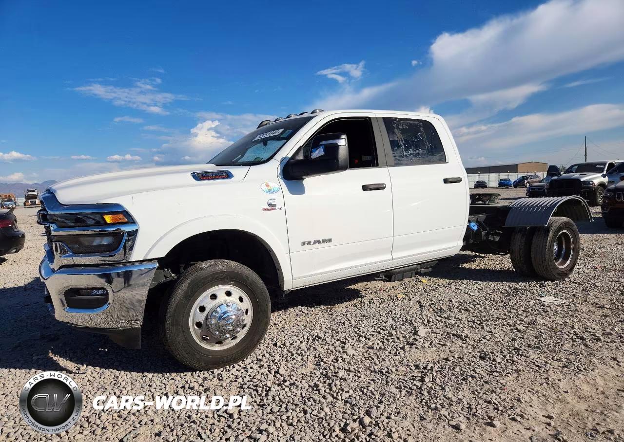 2025 Ram 3500 VIN:3C7WRTCL1SG586409 - 1
