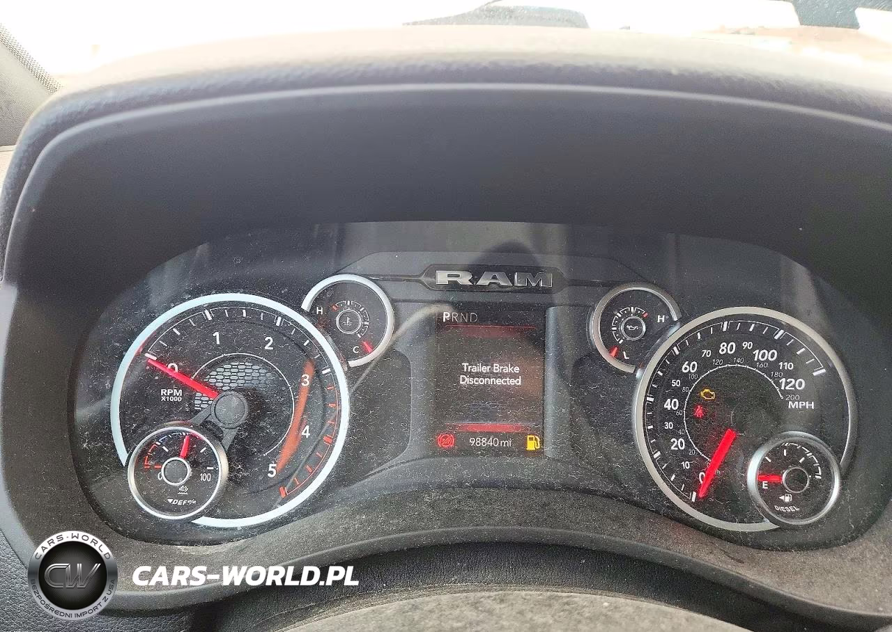 2025 Ram 3500 VIN:3C7WRTCL1SG586409 - 9