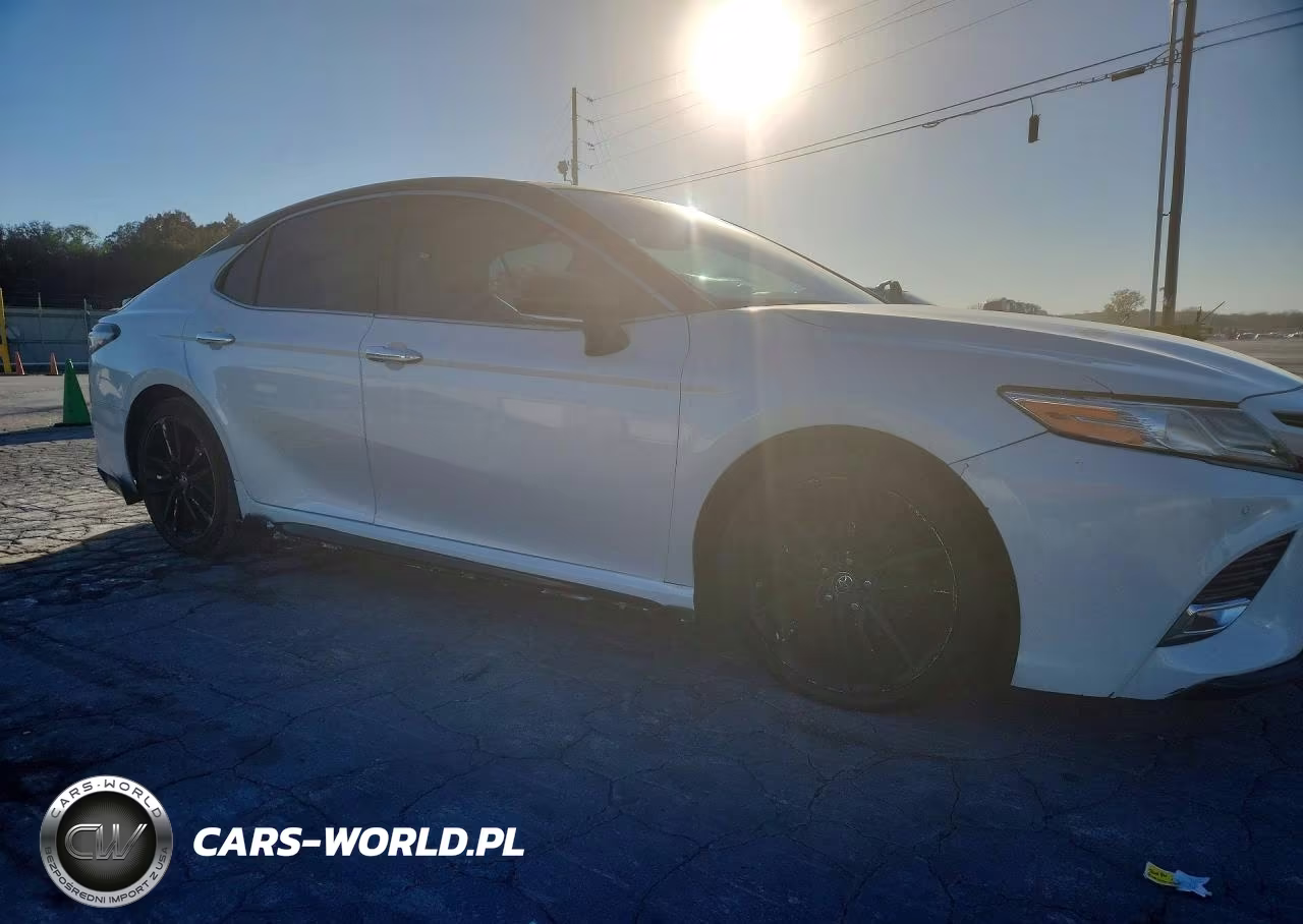 2018 Toyota Camry Xse V6 VIN:4T1BZ1HK5JU001855 - 4