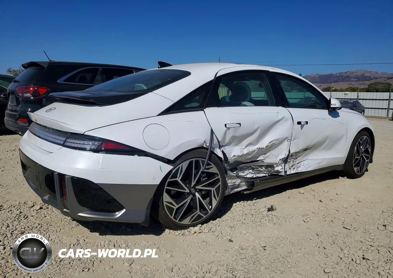 2023 Hyundai Ioniq 6 Limited VIN:KMHM54AA2PA035530 - 3