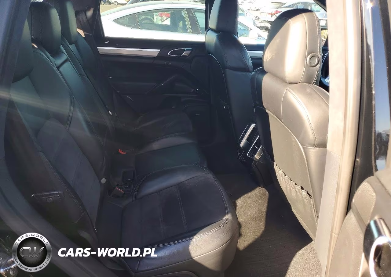 2013 Porsche Cayenne Gts VIN:WP1AD2A28DLA74290 - 11