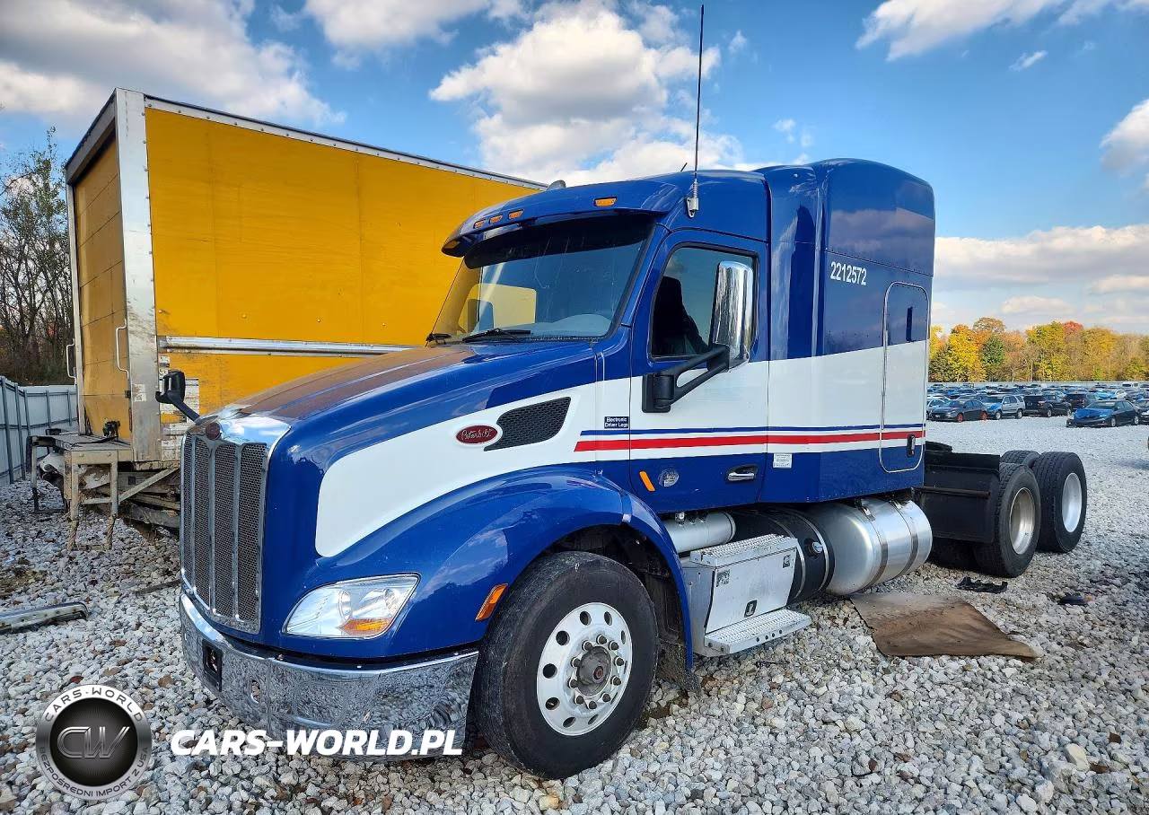 2017 Peterbilt 579 VIN:1XPBDP9X7HD359256 - 1