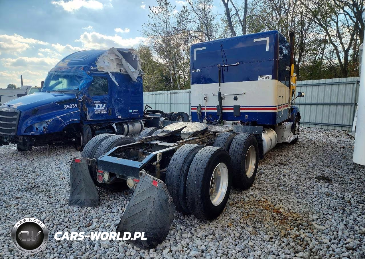 2017 Peterbilt 579 VIN:1XPBDP9X7HD359256 - 3