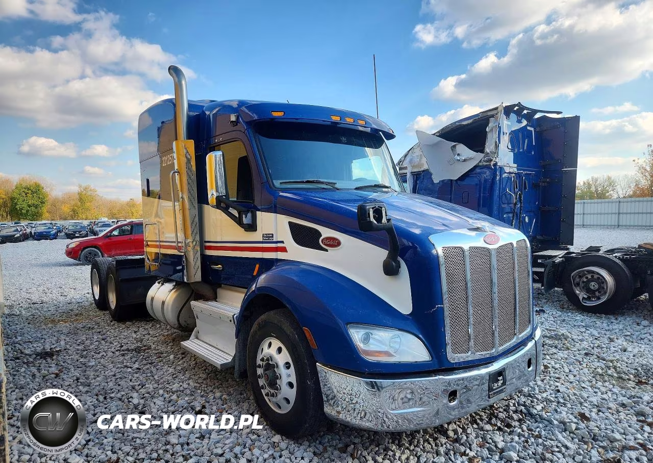 2017 Peterbilt 579 VIN:1XPBDP9X7HD359256 - 4
